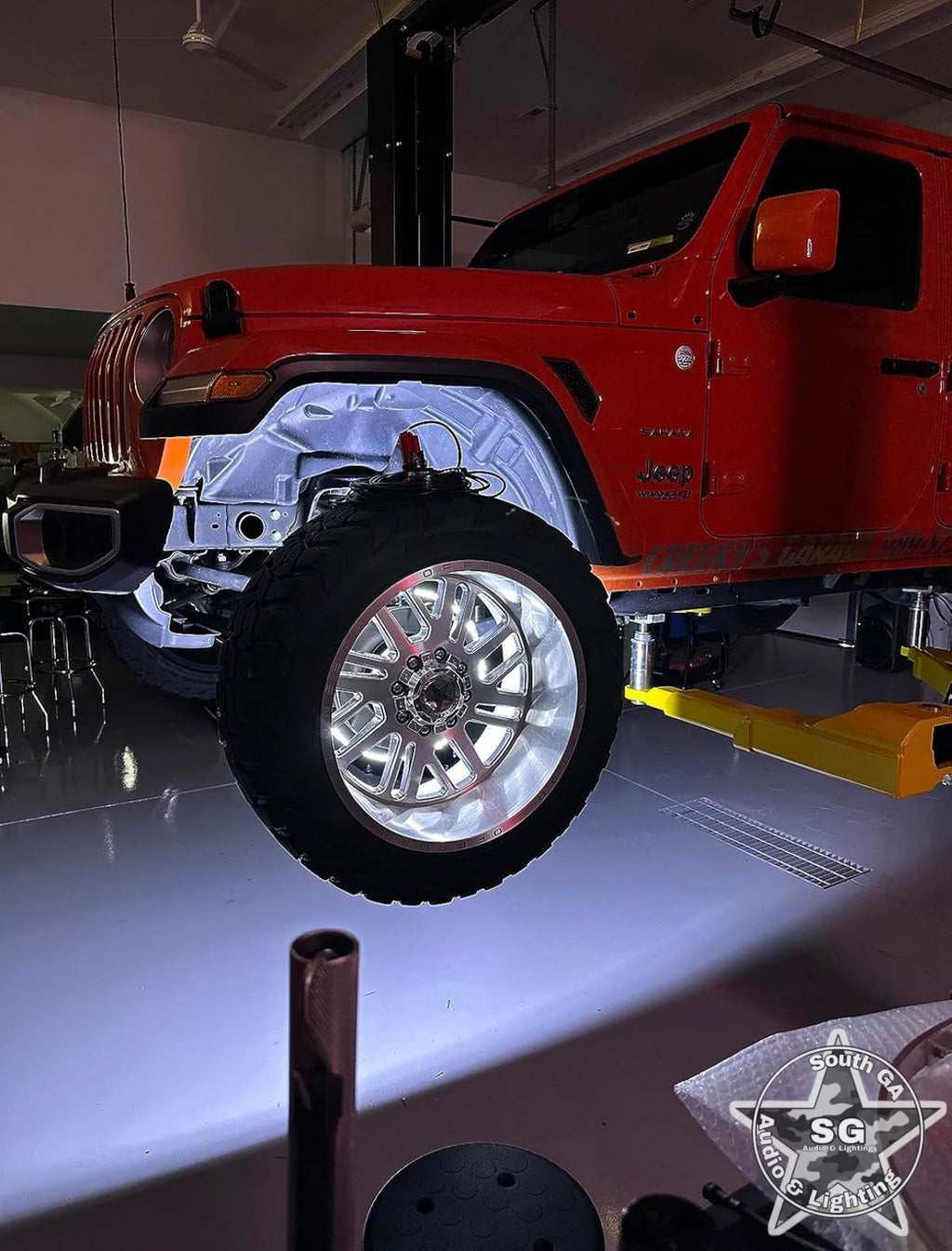 Triple row wheel lights